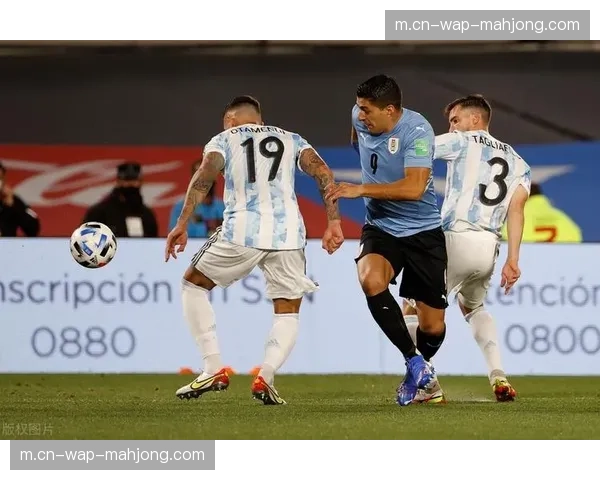 比尼亚斯败方MVP殊荣,乌拉圭中锋对抗数据亮眼